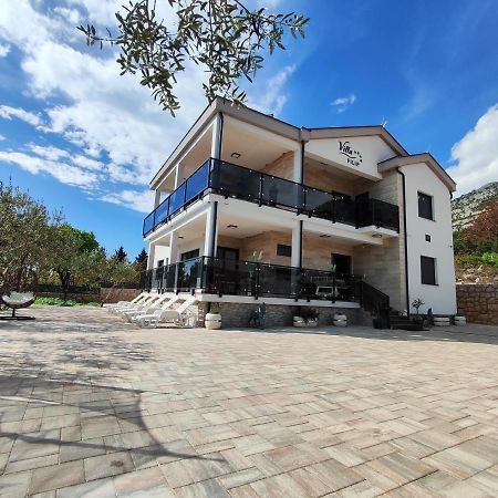 Villa Apartments Filip Starigrad Paklenica Buitenkant foto