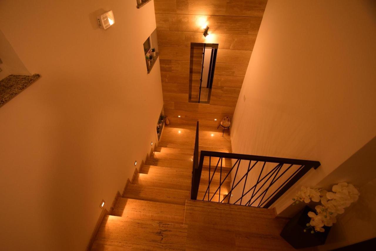 Villa Apartments Filip Starigrad Paklenica Buitenkant foto