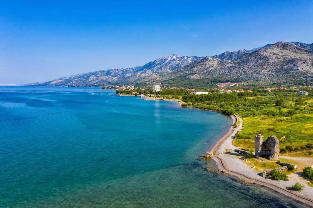 Villa Apartments Filip Starigrad Paklenica Buitenkant foto