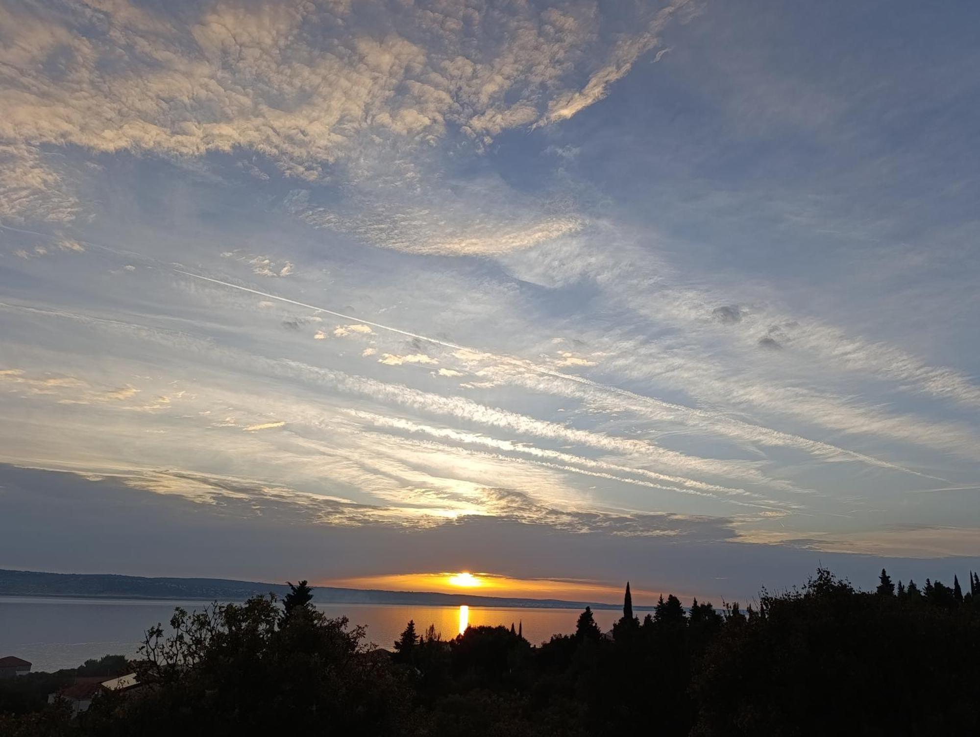 Villa Apartments Filip Starigrad Paklenica Buitenkant foto